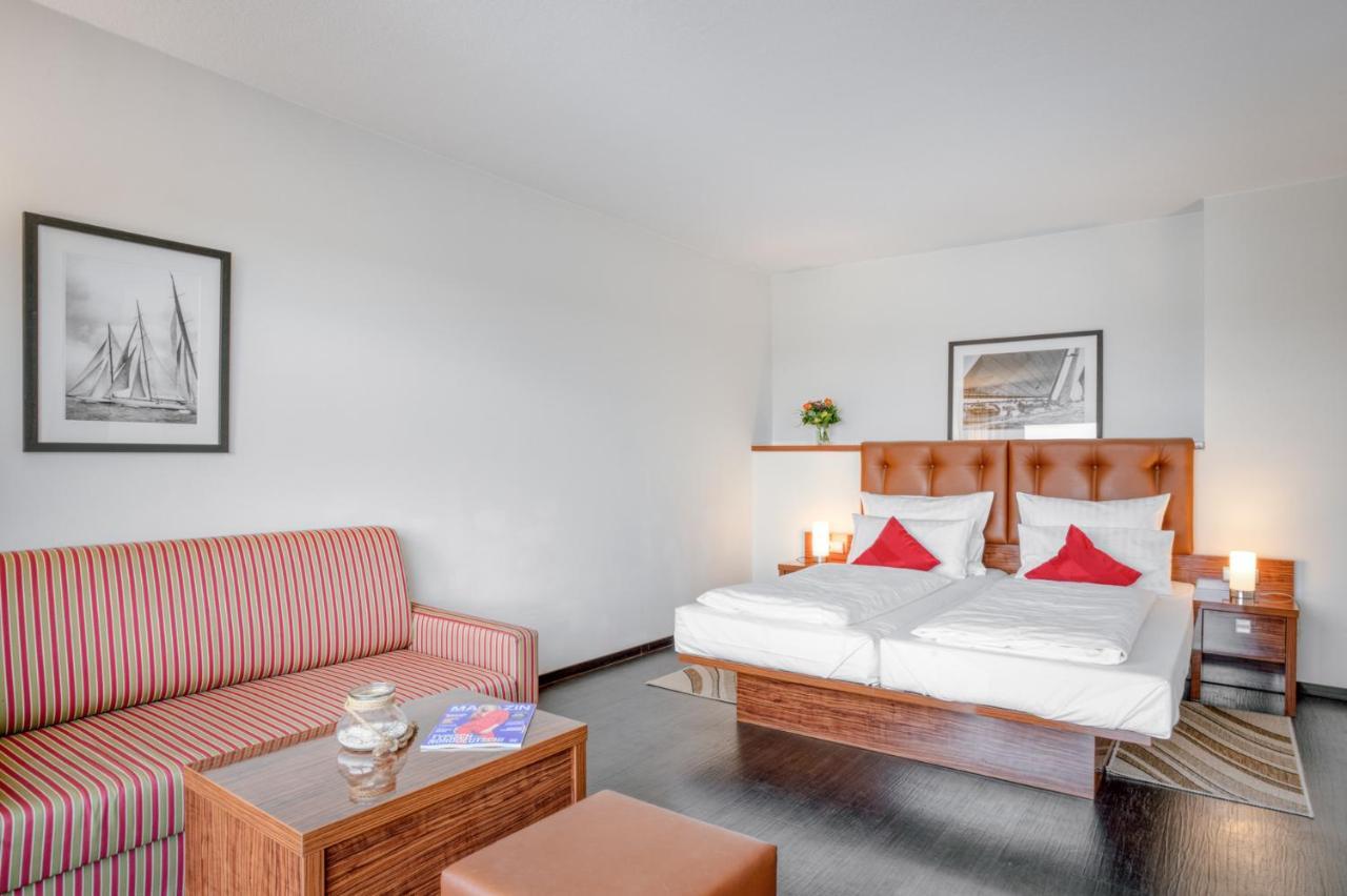 Ferienwohnung Yachtclub ทิมเมนดอร์เฟอร์ ชตรันด์ ภายนอก รูปภาพ